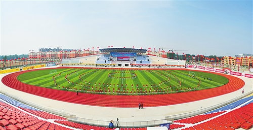 宁陵县体育场是体育文化活动的好去处. 赵 航 摄